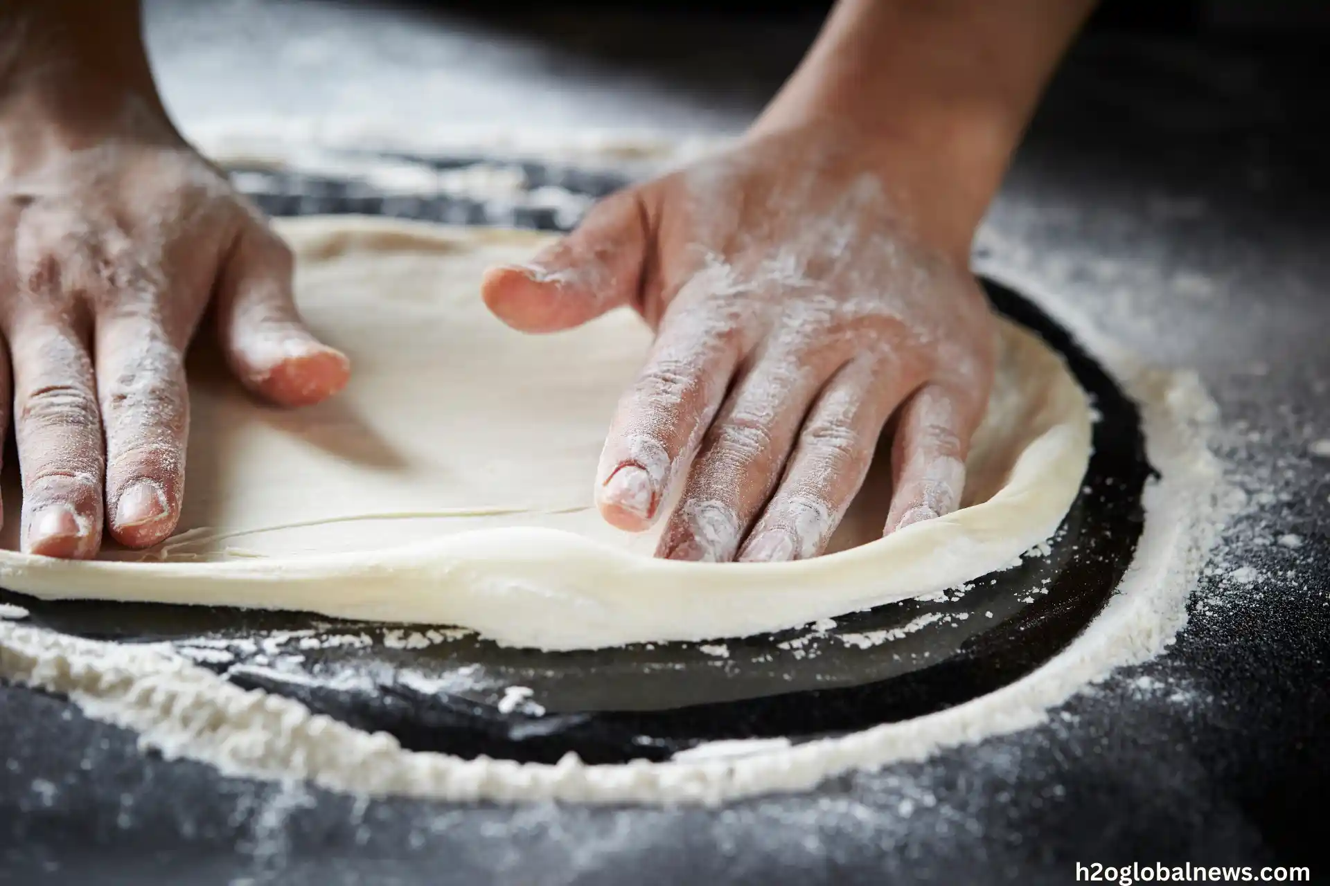 Water in pizza dough making: Does pizza contain water?