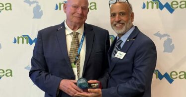 Steve Aiken receiving the 2026 MWEA President's Award for contributions to the wastewater industry