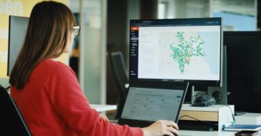 Operator using the Samotics SAM4 predictive condition monitoring platform for wastewater assets